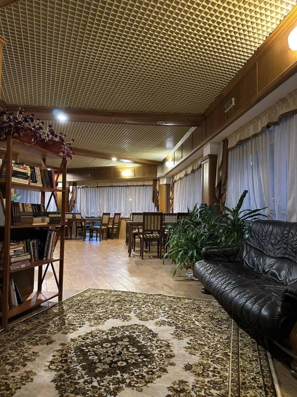 Panna Hotel Solochyn Exterior photo